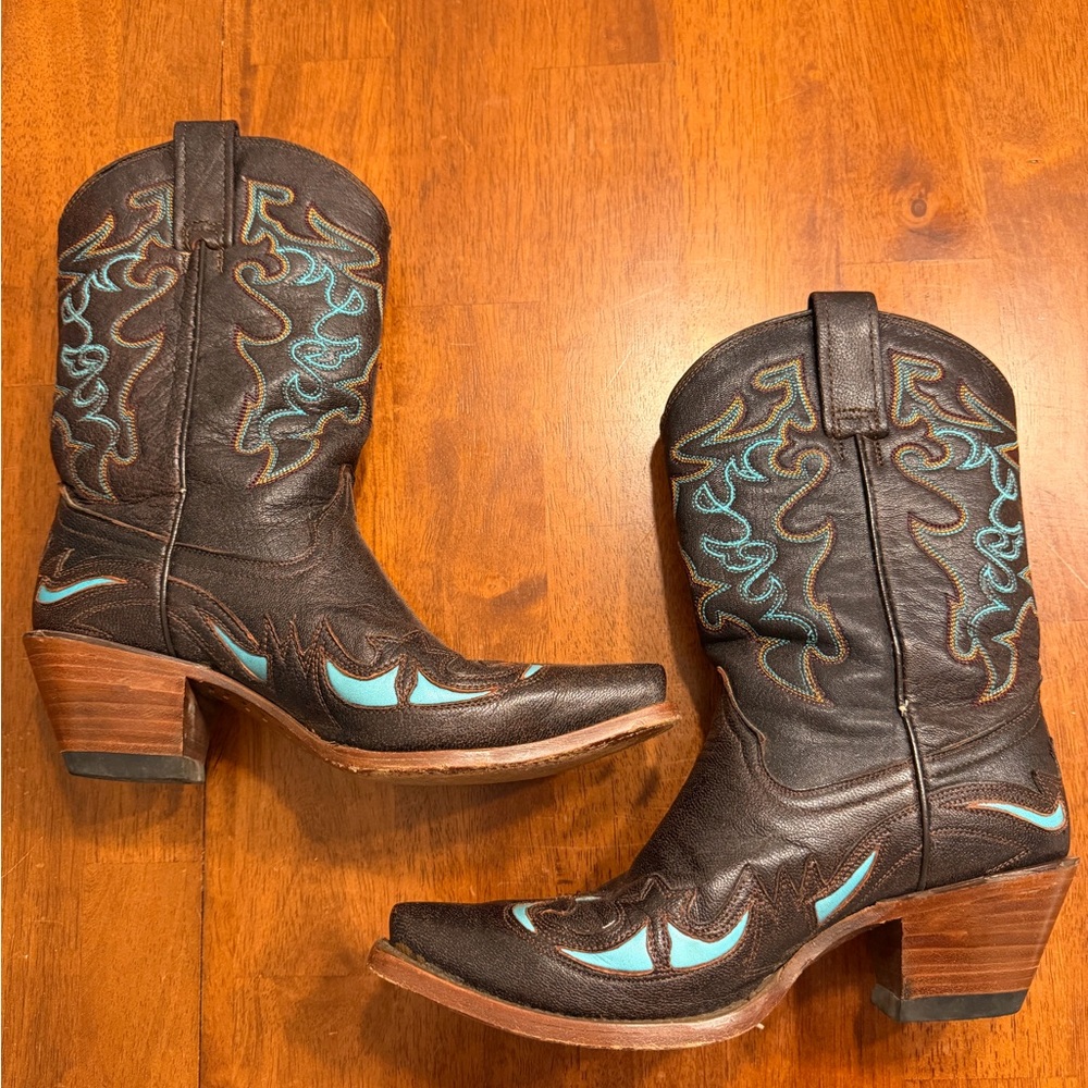 Brown Leather Western Heeled Boots with Turquoise Stitching